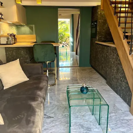 Yugen Palladio - Fully Renovated On A Prime Location, Direct Access, Heated Pool, Private Terrace & Patio, Private Parking Lot Apartment Saint-Raphael (Var)