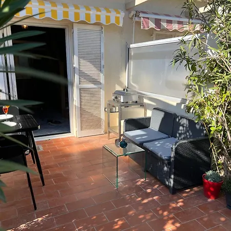 Yugen Palladio - Fully Renovated On A Prime Location, Direct Access, Heated Pool, Private Terrace & Patio, Private Parking Lot Apartment *